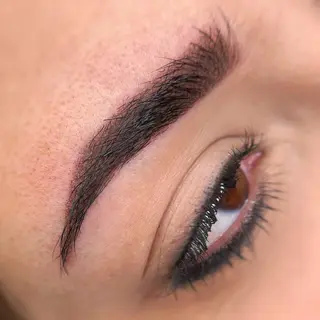 Trucco permanente sopracciglia a sfumatura — Annadermolab Torino